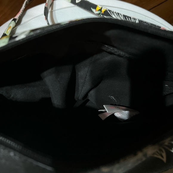 Beautiful Tote, 2 bags for the price of one🔥🔥 - Picture 6 of 6